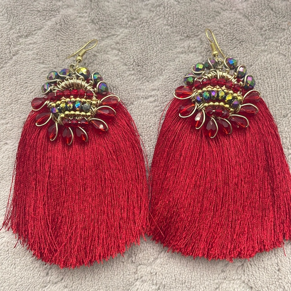Unique and elegant handmade earrings with thread and a circle of crystal stones